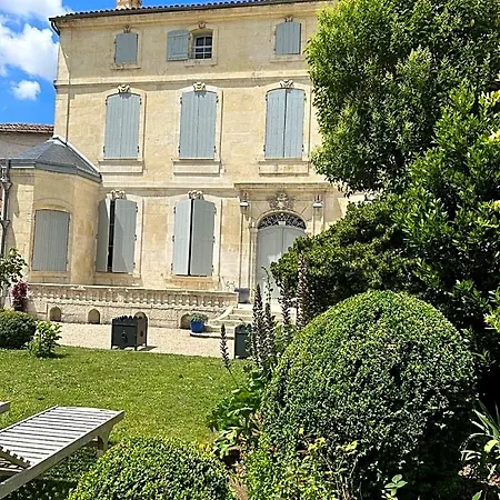 Le Jardin Des Anges B&B Saint-Jean-dʼAngély