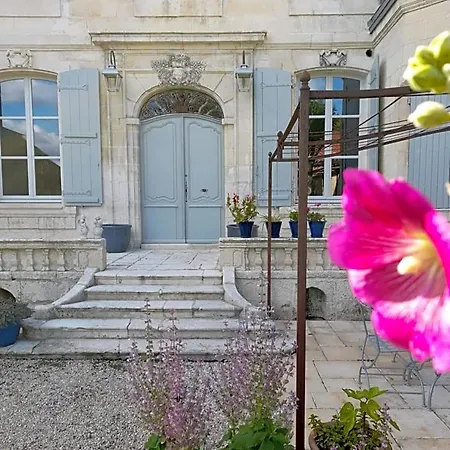 Le Jardin Des Anges Panzió Saint-Jean-dʼAngély