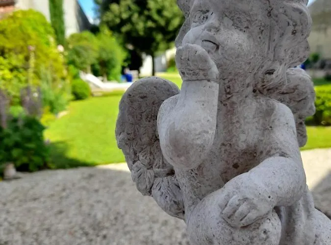 Le Jardin Des Anges Saint-Jean-dʼAngély